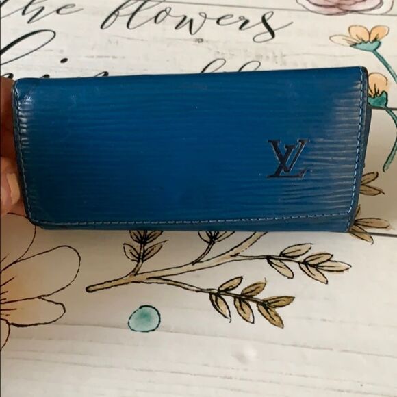 LV Epi 4-Key Ring - Picture 1 of 7